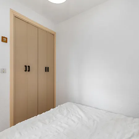 Апартаменти Cozy Beachside In