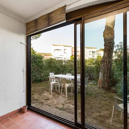 Апартаменти Cozy Beachside In Агд